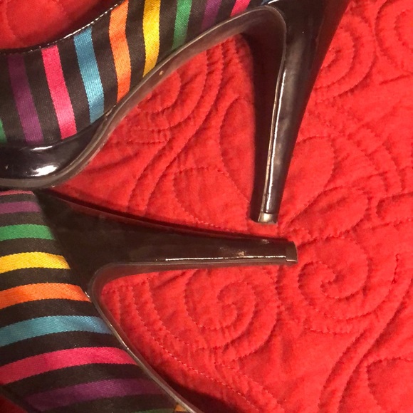 Woman’s heels - Picture 3 of 5